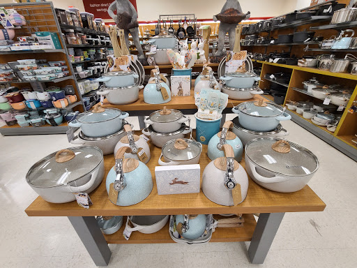 Department Store «T.J. Maxx», reviews and photos, 34 E Ridgewood Ave, Paramus, NJ 07652, USA