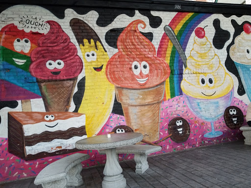 Ice Cream Shop «The Comfy Cow New Albany», reviews and photos, 109 E Market St, New Albany, IN 47150, USA