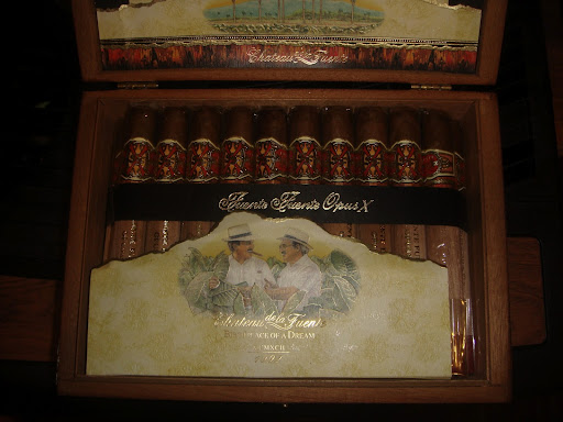 Tobacco Shop «Tobacco Royale Malibu Canyon - Cigars, Vapes & Glass», reviews and photos, 26500 Agoura Rd Suite 101, Calabasas, CA 91302, USA