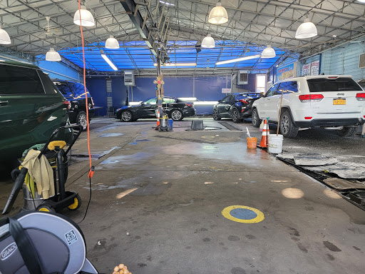 Crystal Clear Hand Car Wash en Brooklyn