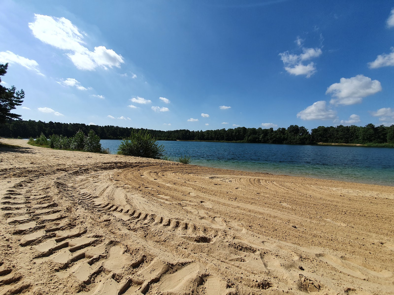 Foto de Heidesee Strand - lugar popular entre os apreciadores de relaxamento