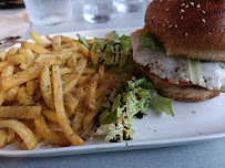 Plats et boissons du Restaurant de hamburgers Le Peak burger bar à Bidart - n°3