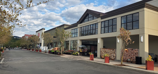 Grocery Store «Safeway», reviews and photos, 735 NW Gilman Blvd, Issaquah, WA 98027, USA