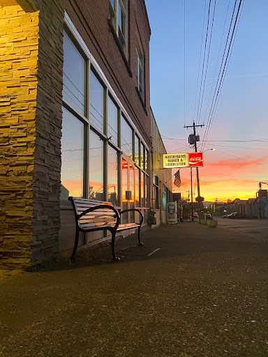 Liquor Store «North Plains Market & Liquor», reviews and photos, 31580 NW Commercial St, North Plains, OR 97133, USA