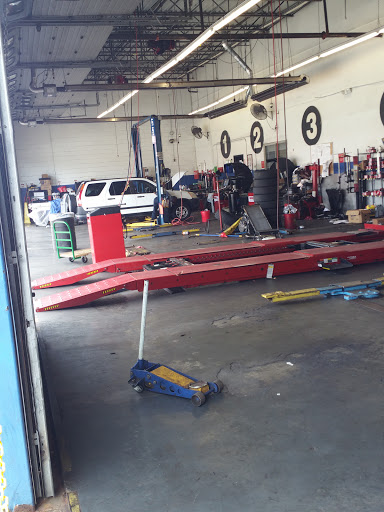 Auto Parts Store «Pep Boys Auto Parts & Service», reviews and photos, 1321 Sunrise Hwy, Bay Shore, NY 11706, USA