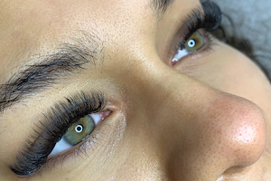 Eyelash Extension & Eyebrows by Victoria