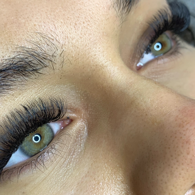 Eyelash Extension & Eyebrows by Victoria