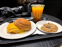 Plats et boissons du Restaurant servant le petit-déjeuner Starbucks à Paris - n°1