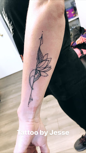 Explore metallica tattoo ideas, creative tattoo ideas in Vienna, available at Vienna Tattoo Studio