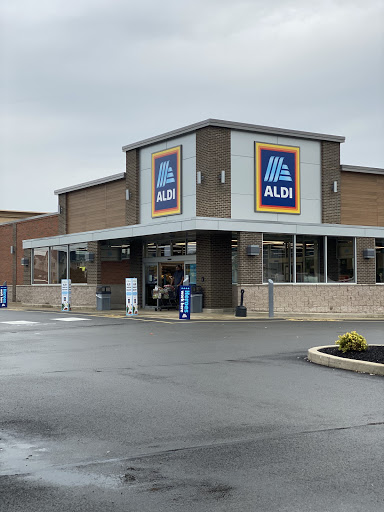 ALDI, 575 Morgantown St #6, Uniontown, PA 15401, USA, 