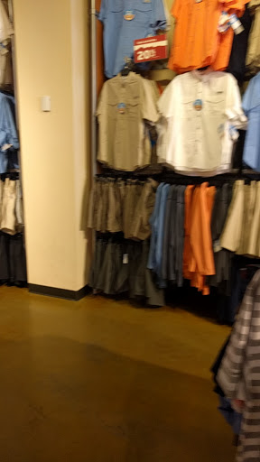 Sportswear Store «Columbia Sportswear Outlet Store at Outlets at Anthem», reviews and photos, 4250 W Anthem Way, Phoenix, AZ 85086, USA