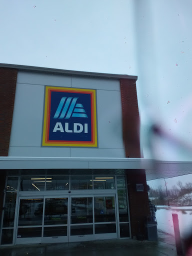 Supermarket «ALDI», reviews and photos, 1801 Rombach Ave, Wilmington, OH 45177, USA