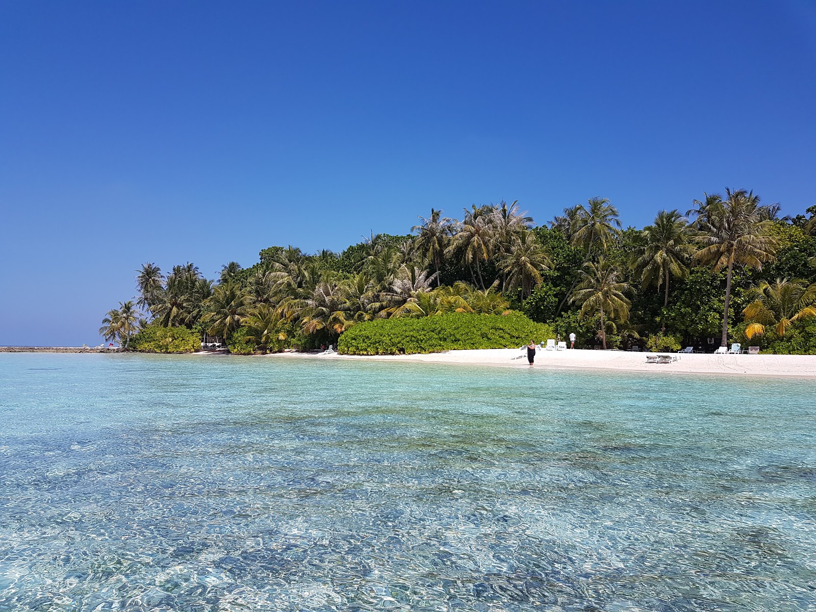 Fotografie cu Biyadhoo Island Resort cu o suprafață de nisip alb