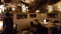 Atmosphère du Restaurant français La Grotte d'Auguste à Orange - n°16