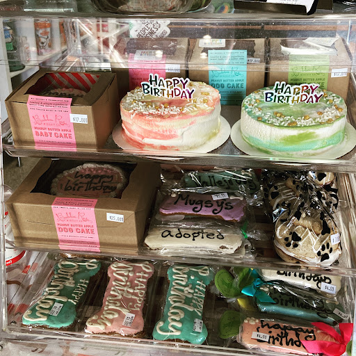 Pet Supply Store «Haute Dogs Boutique & Barkery», reviews and photos, 507 Georgia St, Vallejo, CA 94590, USA