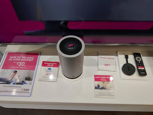 Cell Phone Store «T-Mobile», reviews and photos, 1920 Crest View Dr, Hudson, WI 54016, USA