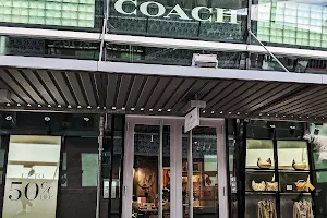 Coach Outlet Shop image