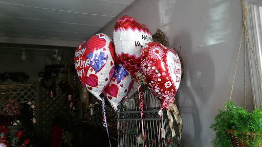 Florist «West End Flower Shop», reviews and photos, 1420 L St, Bedford, IN 47421, USA