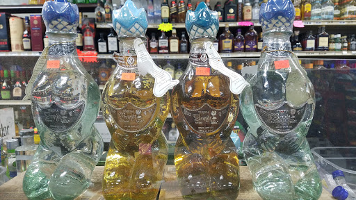 Liquor Store «Foremost Liquor Stores», reviews and photos, 178 S Broadway, Aurora, IL 60505, USA