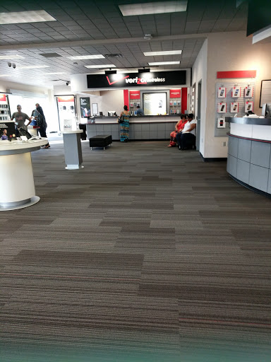 Cell Phone Store «Verizon», reviews and photos, 7720 W Broad St, Richmond, VA 23294, USA