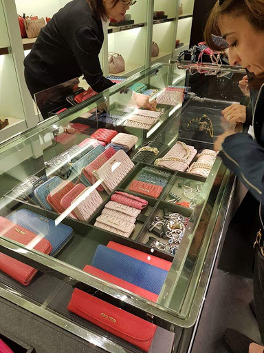 Shopping Mall «Desert Hills Premium Outlets», reviews and photos, 48400 Seminole Dr, Cabazon, CA 92230, USA