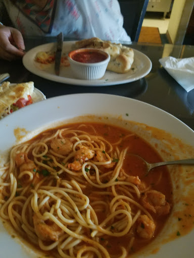 Pizza Restaurant «Cafe Via», reviews and photos, 6640 N Blackstone Ave #106, Fresno, CA 93710, USA