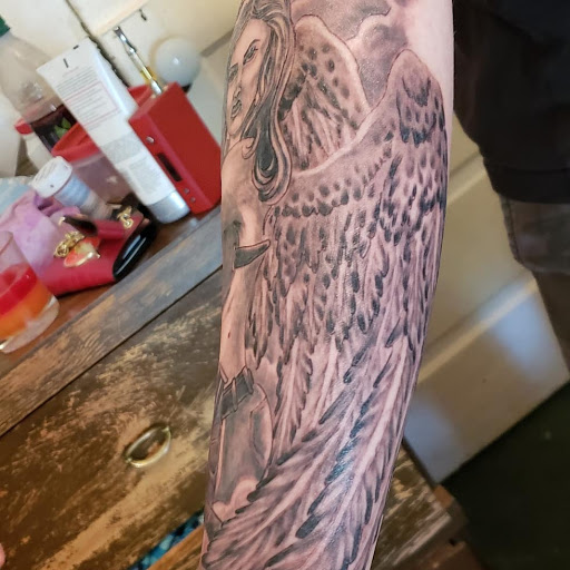 Tattoo Shop «Sparkle City Tattoos», reviews and photos, 2811 Reidville Rd #22, Spartanburg, SC 29301, USA