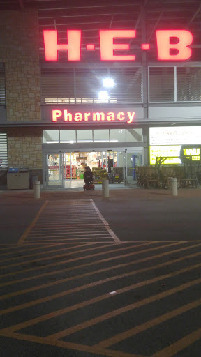 Grocery Store «H-E-B Grocery», reviews and photos, 97 Oyster Creek Dr, Lake Jackson, TX 77566‑4622, USA