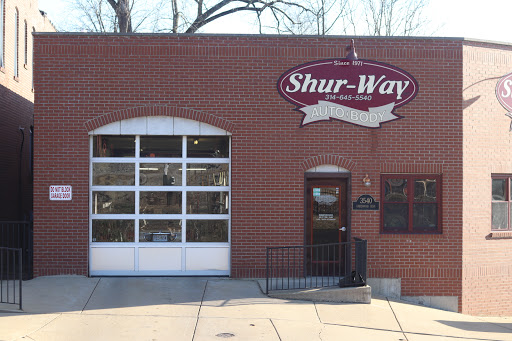 Auto Body Shop «Shur-Way Auto Body Inc», reviews and photos, 3540 Greenwood Blvd, Maplewood, MO 63143, USA