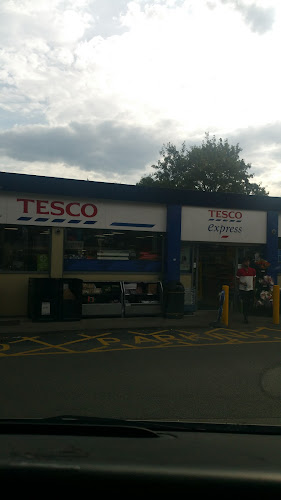 ESSO TESCO ROWLEY FIELD LEICESTER EXPRESS - Gas station
