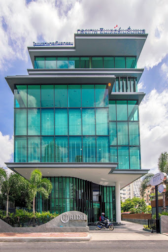 Bangkok International Dental Hospital โรงพยาบาลฟัน กรุงเทพ อินเตอร์เนชั่นแนล