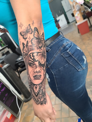 Tattoo Addiction, 2620 E Washington Ave, Madison, WI 53704, USA, 