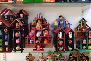 Kondapalli Bommalu Toys and Gifts : కొండపల్లి బొమ్మలు image
