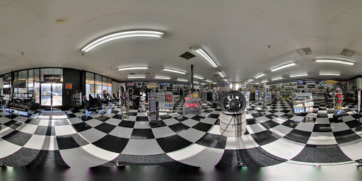 Truck Accessories Store «4 Wheel Parts - Fresno», reviews and photos, 4326 N Blackstone Ave, Fresno, CA 93726, USA