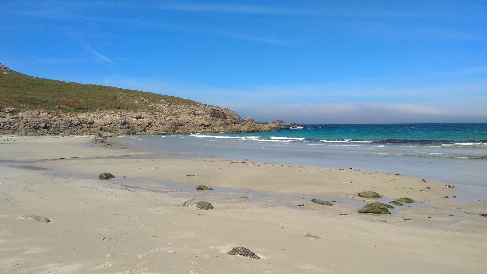 Praia de Moreira'in fotoğrafı küçük koy ile birlikte