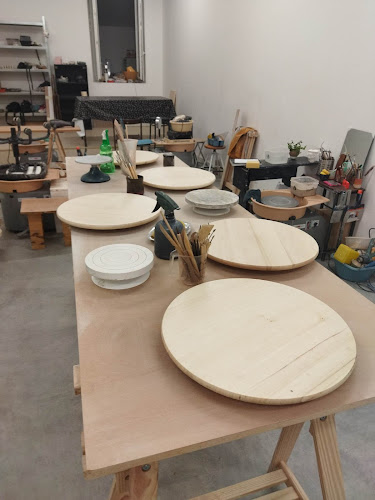 Cours de poterie Atelier Degrés Céramique Marseille