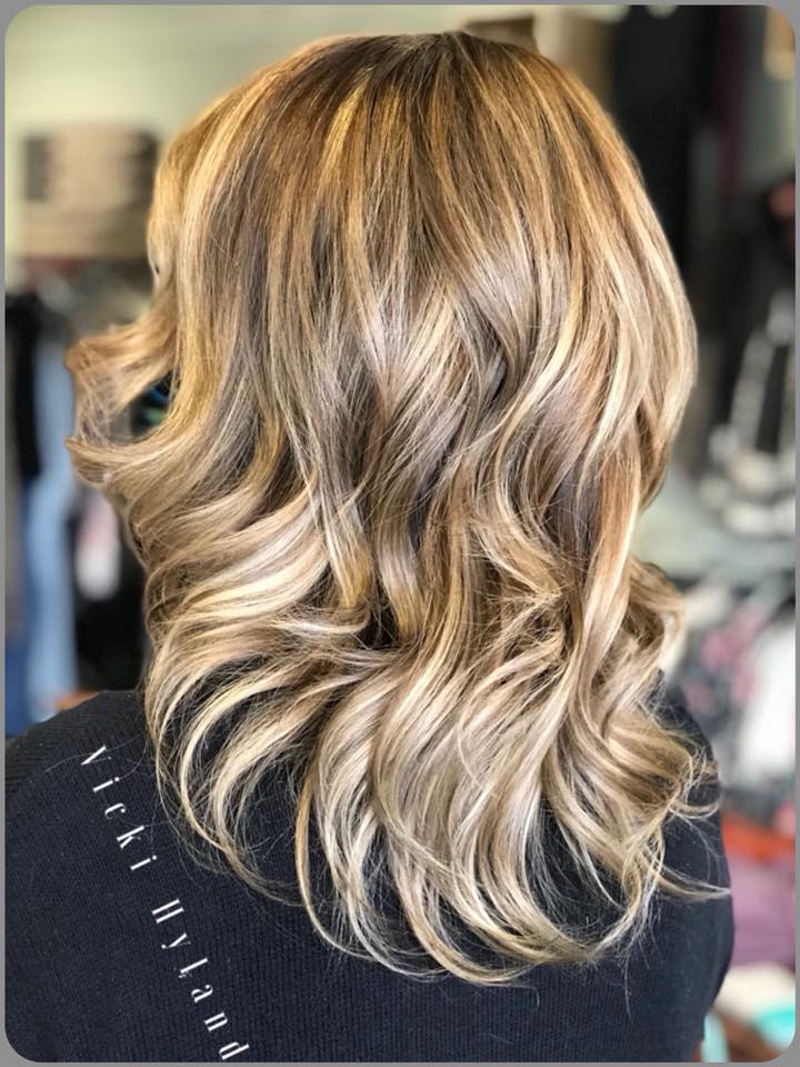 Earl Knight Salon & Parlour 92371