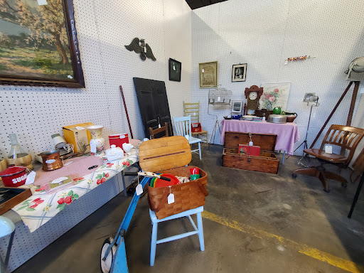 Flea Market «The Slatington Marketplace», reviews and photos, 8281 PA-873, Slatington, PA 18080, USA