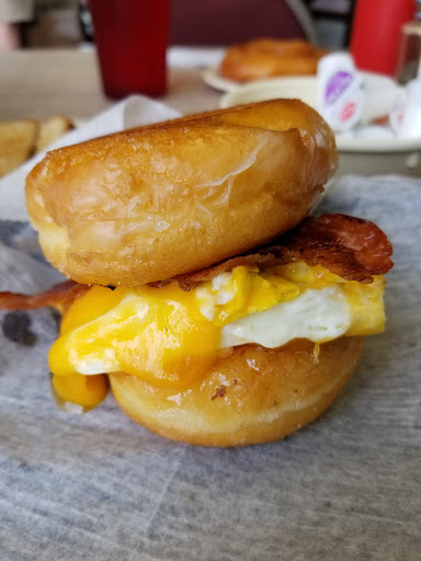 Donut Shop «HoneyDip Donuts», reviews and photos, 4480 Kenny Rd, Columbus, OH 43220, USA