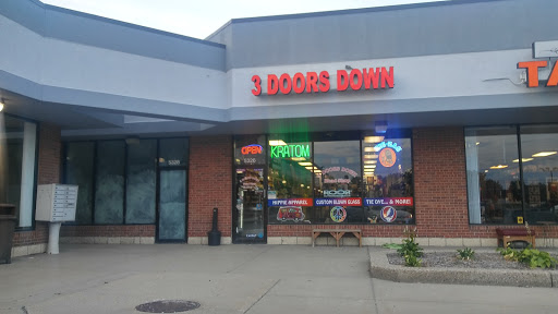 3 Doors Down Head Shop, 5326 Dixie Hwy, Waterford Twp, MI 48329, USA, 