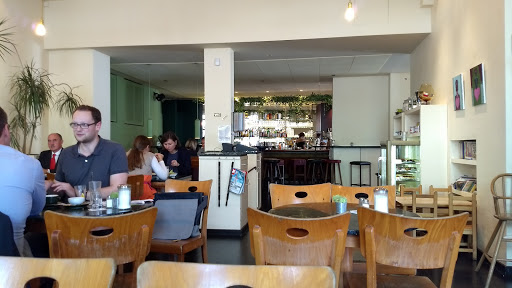 Cafe wifi in Frankfurt
