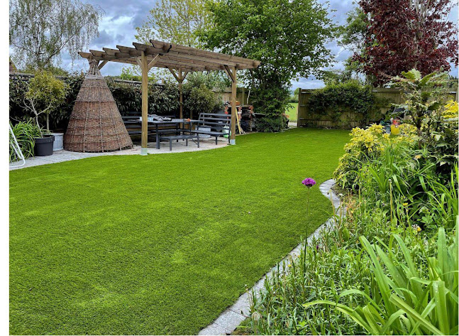 Reviews of Green as Grass artificial grass importer and supplier in London - Landscaper