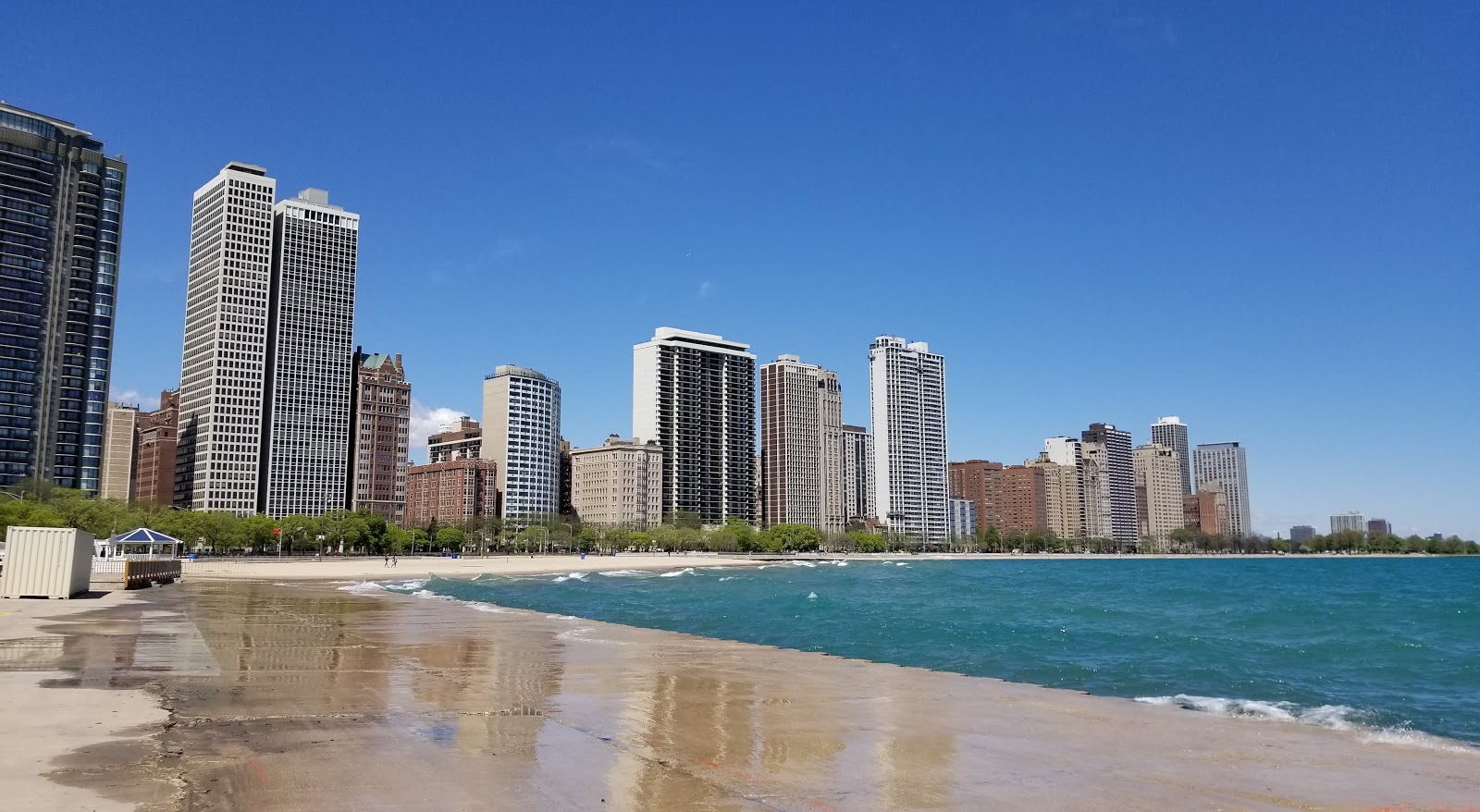Foto von Oak Street Beach mit sehr sauber Sauberkeitsgrad