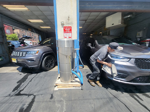 Los Hermanos Car Wash en Union City, NJ