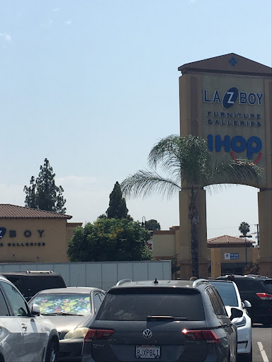 La-Z-Boy Home Furnishings & Dcor image
