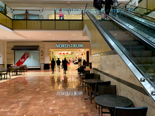 Shopping Mall «West County Center», reviews and photos, 80 W County Center Dr, Des Peres, MO 63131, USA
