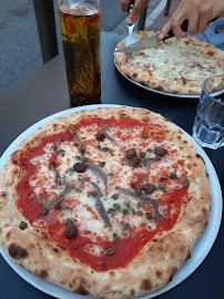 Plats et boissons du Pizzeria Pizza Mongelli Toulouse Saint-Cyprien - n°16