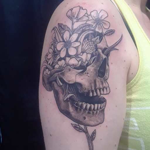 Explore spongebob tattoo ideas, creative tattoo ideas in Hamburg, available at New Horizon Tattoo