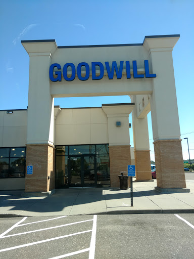 Thrift Store «Goodwill - Roseville: Cleveland Ave. N», reviews and photos