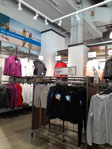 Sportswear Store «Columbia Sportswear Outlet at The Pike Outlets», reviews and photos, 35 Bay St, Long Beach, CA 90802, USA